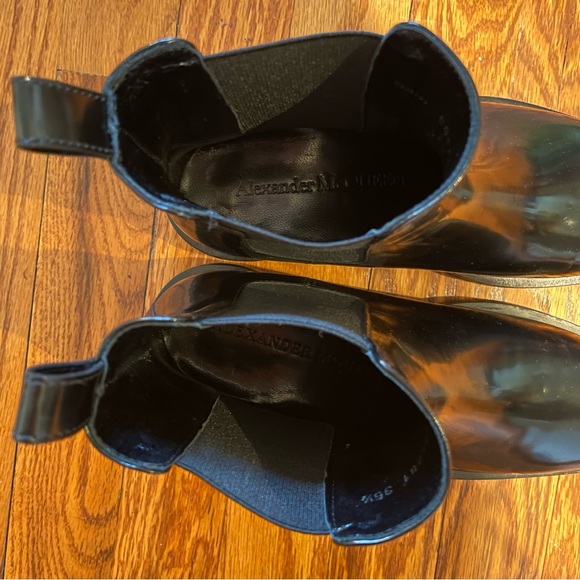 Alexander McQueen Leather Chelsea Boots NWB - Picture 8 of 8